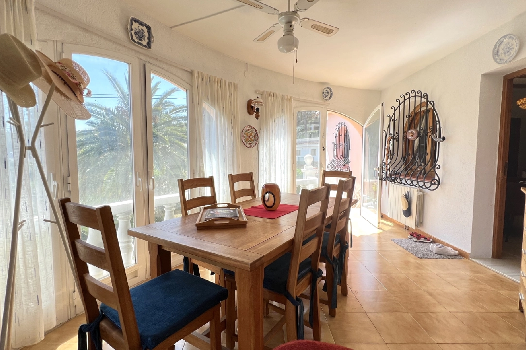 Villa in Denia(La Pedrera) te koop, woonoppervlakte 233 m², Bouwjaar 1990, Staat netjes, + Centrale verwarming, Airconditioning, grondstuk 800 m², 3 slapkamer, 3 badkamer, Zwembad, ref.: SC-T0524-14