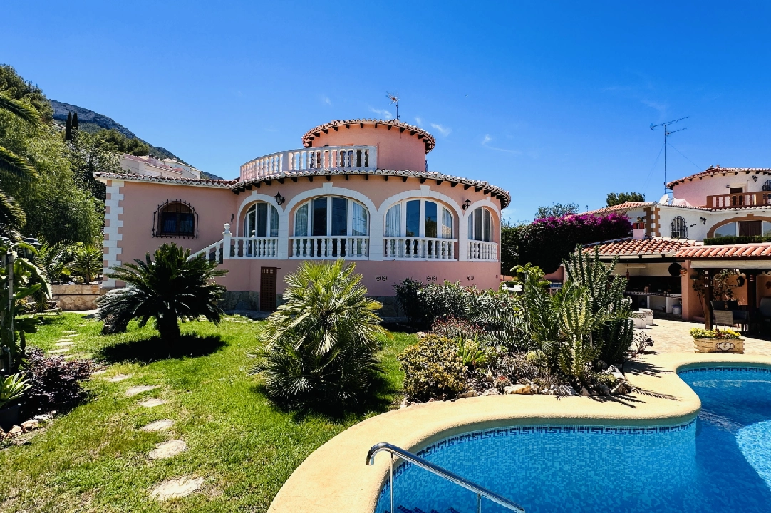 Villa in Denia(La Pedrera) te koop, woonoppervlakte 233 m², Bouwjaar 1990, Staat netjes, + Centrale verwarming, Airconditioning, grondstuk 800 m², 3 slapkamer, 3 badkamer, Zwembad, ref.: SC-T0524-35