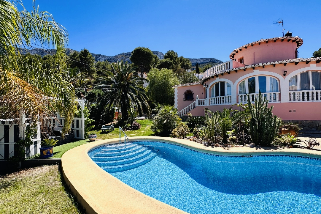 Villa in Denia(La Pedrera) te koop, woonoppervlakte 233 m², Bouwjaar 1990, Staat netjes, + Centrale verwarming, Airconditioning, grondstuk 800 m², 3 slapkamer, 3 badkamer, Zwembad, ref.: SC-T0524-36