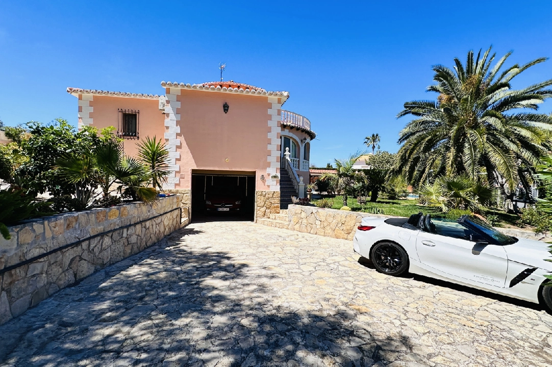 Villa in Denia(La Pedrera) te koop, woonoppervlakte 233 m², Bouwjaar 1990, Staat netjes, + Centrale verwarming, Airconditioning, grondstuk 800 m², 3 slapkamer, 3 badkamer, Zwembad, ref.: SC-T0524-40