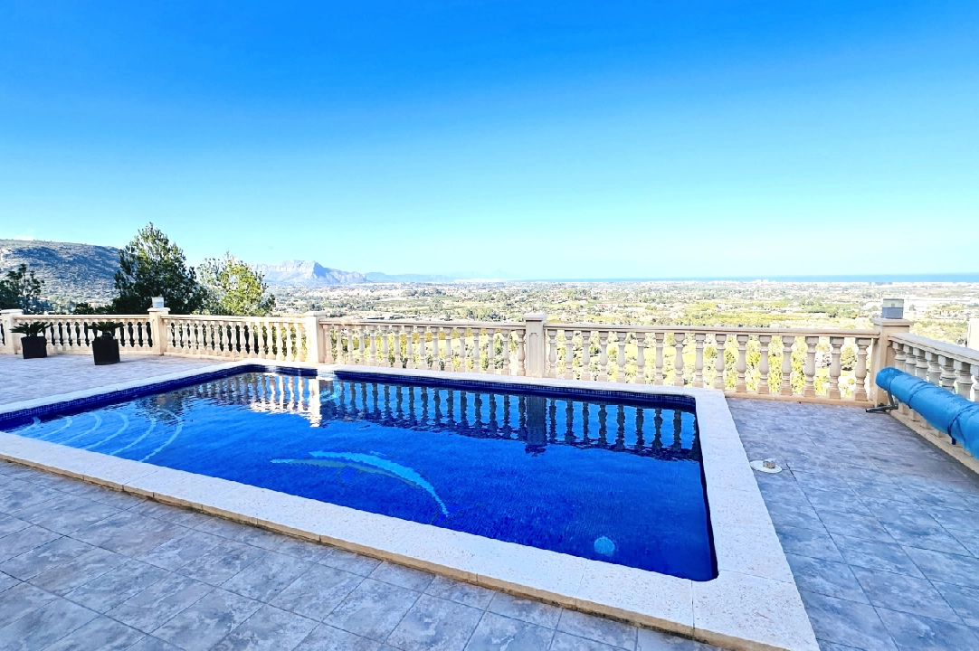 Villa in Denia(Marquesa) te koop, woonoppervlakte 168 m², Bouwjaar 2011, Staat netjes, + Vloerverwarming, Airconditioning, grondstuk 908 m², 3 slapkamer, 2 badkamer, Zwembad, ref.: AS-0225-5