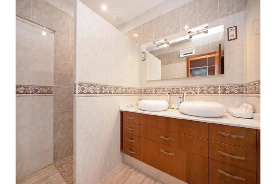 Villa in Moraira(Sabatera) te koop, woonoppervlakte 368 m², Airconditioning, grondstuk 1107 m², 7 slapkamer, 4 badkamer, ref.: BP-6021MOR-8