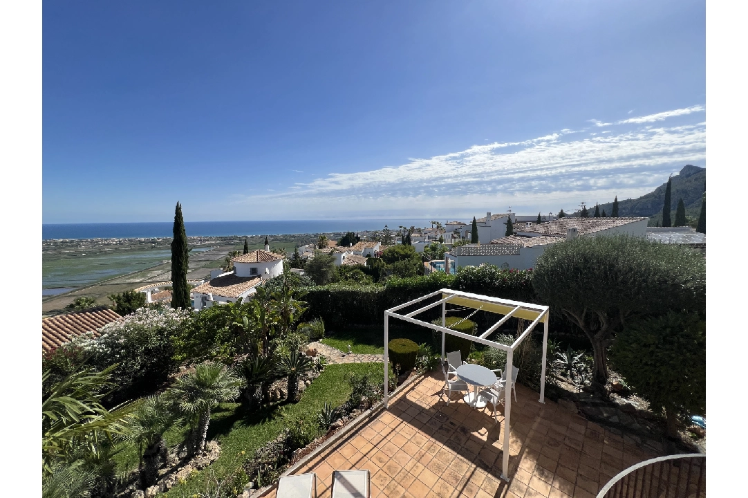 Villa in Denia(Monte Pego) voor vakantie, woonoppervlakte 240 m², Bouwjaar 1998, Staat gemoderniseerd, + Vloerverwarming, Airconditioning, grondstuk 980 m², 5 slapkamer, 4 badkamer, Zwembad, ref.: T-0121-34