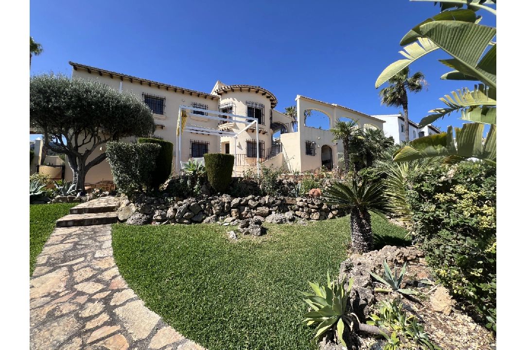 Villa in Denia(Monte Pego) voor vakantie, woonoppervlakte 240 m², Bouwjaar 1998, Staat gemoderniseerd, + Vloerverwarming, Airconditioning, grondstuk 980 m², 5 slapkamer, 4 badkamer, Zwembad, ref.: T-0121-48