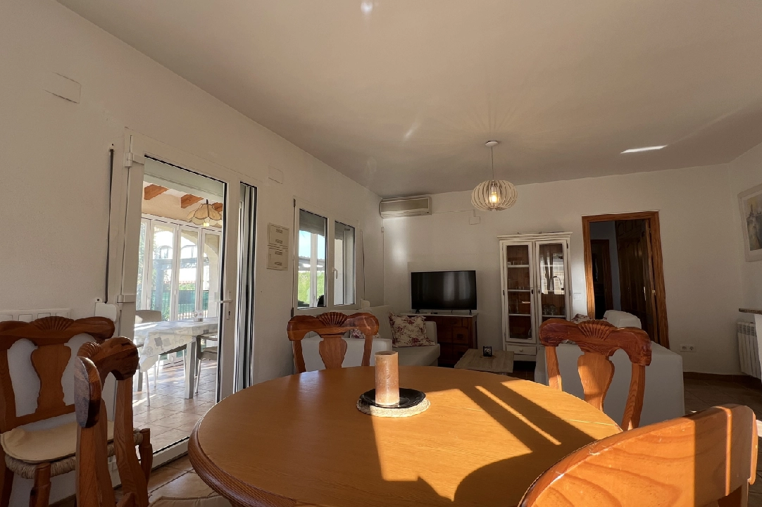 Villa in Els Poblets te koop, woonoppervlakte 130 m², Bouwjaar 2000, Staat netjes, + Centrale verwarming, Airconditioning, grondstuk 545 m², 4 slapkamer, 2 badkamer, Zwembad, ref.: AS-2721-29