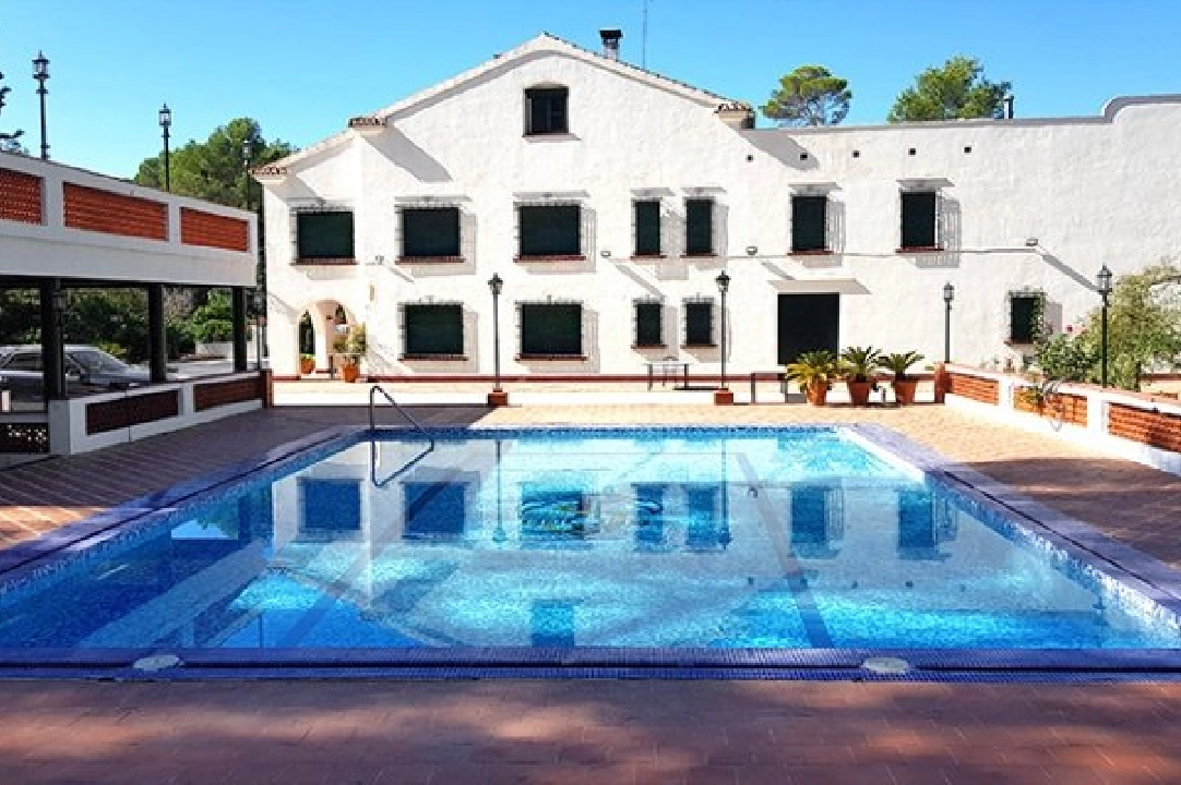 Villa in Gandia te koop, woonoppervlakte 1300 m², grondstuk 200000 m², 20 badkamer, ref.: BS-3974641-43