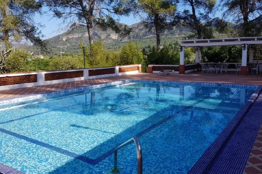 Villa in Gandia te koop, woonoppervlakte 1300 m², grondstuk 200000 m², 20 badkamer, ref.: BS-3974641-45