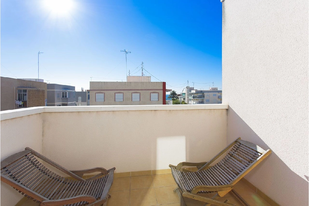 Reihenhaus in Santa Pola te koop, woonoppervlakte 156 m², Staat Eerste bewoning, grondstuk 80 m², 3 slapkamer, 3 badkamer, Zwembad, ref.: HA-SPN-700-R06-9