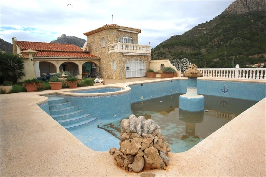Villa in Calpe te koop, woonoppervlakte 609 m², grondstuk 3102 m², 4 slapkamer, 4 badkamer, Zwembad, ref.: COB-3330-1