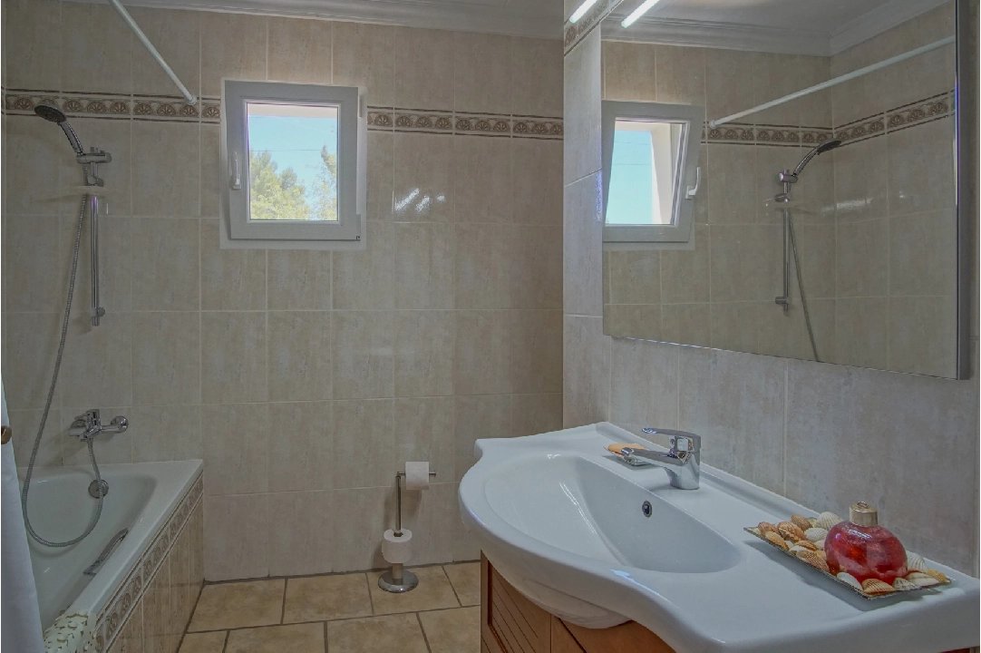 Villa in Denia(Don Quijote) te koop, woonoppervlakte 240 m², Airconditioning, grondstuk 1336 m², 4 slapkamer, 5 badkamer, ref.: BP-8077DEN-13