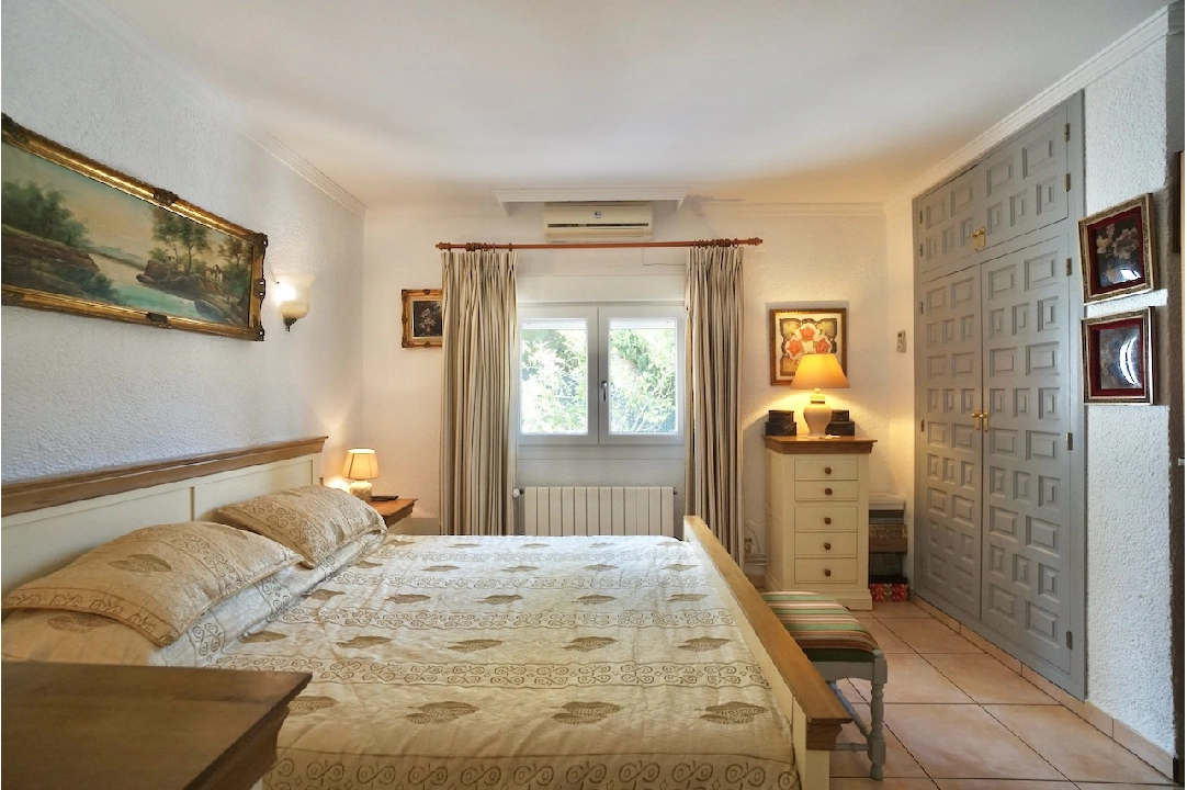 Villa in Moraira(Arnella) te koop, woonoppervlakte 176 m², grondstuk 829 m², 3 slapkamer, 3 badkamer, Zwembad, ref.: CA-H-1668-AMBE-15