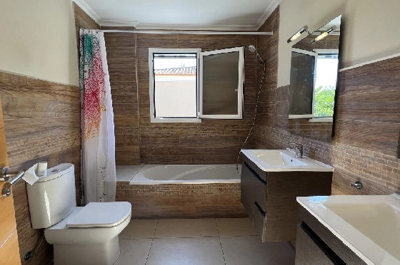 Reihenhaus in Denia zu vermieten, Wohnfläche 130 m², Zustand gepflegt, + KLIMA, Klimaanlage, Grundstück 160 m², 4 Schlafzimmer, 3 Badezimmer, Pool, ref.: D-0223-44