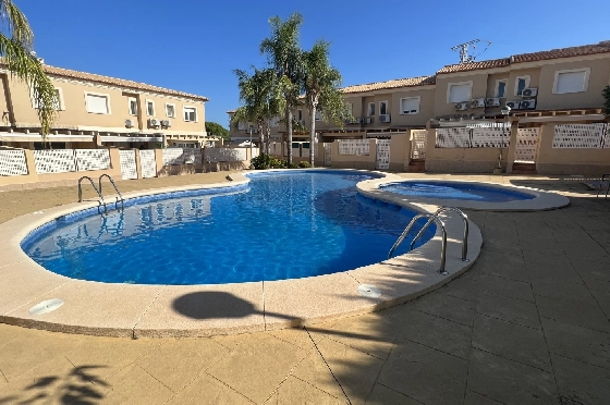 Reihenhaus in Denia zu vermieten, Wohnfläche 130 m², Zustand gepflegt, + KLIMA, Klimaanlage, Grundstück 160 m², 4 Schlafzimmer, 3 Badezimmer, Pool, ref.: D-0223-7