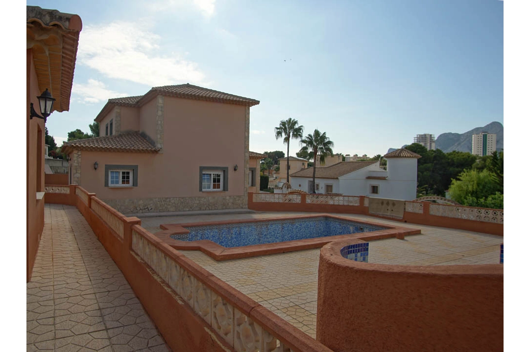 Villa in Calpe(Partida La Calalga) te koop, woonoppervlakte 345 m², Airconditioning, grondstuk 867 m², 5 slapkamer, 3 badkamer, Zwembad, ref.: BP-7016CAL-32