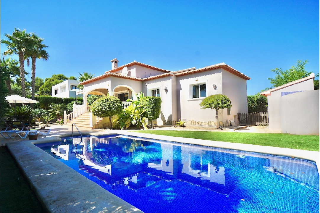 Villa in Moraira(Camarrocha) te koop, woonoppervlakte 140 m², Airconditioning, grondstuk 807 m², 3 slapkamer, 2 badkamer, Zwembad, ref.: CA-H-1690-AMBEI-3