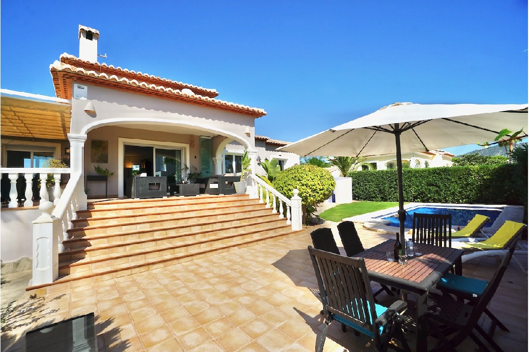 Villa in Moraira(Camarrocha) te koop, woonoppervlakte 140 m², Airconditioning, grondstuk 807 m², 3 slapkamer, 2 badkamer, Zwembad, ref.: CA-H-1690-AMBEI-8