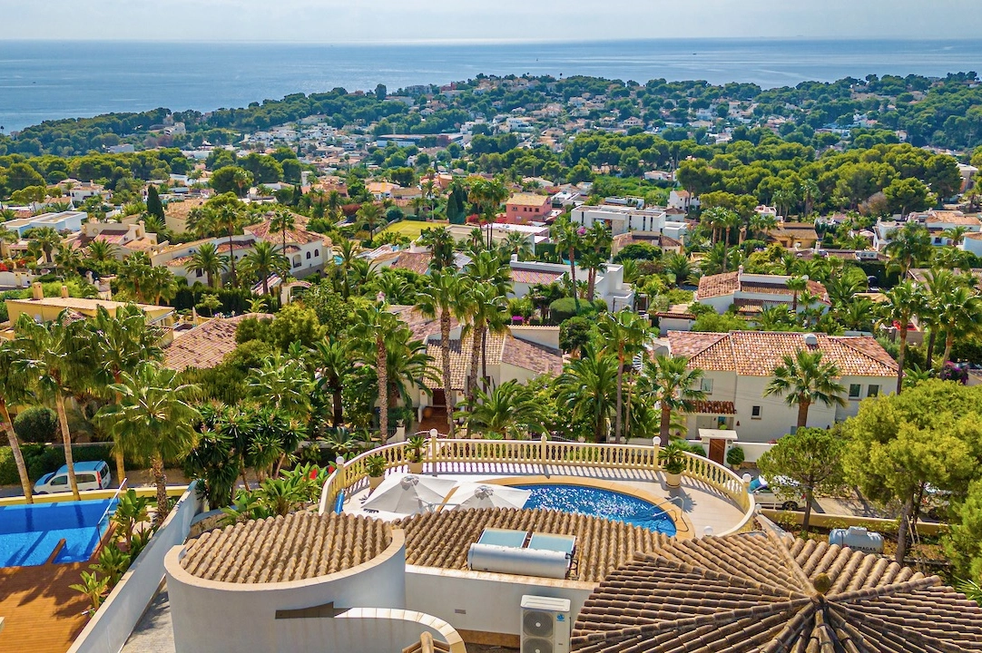 Villa in Moraira(San Jaime) te koop, woonoppervlakte 315 m², grondstuk 1235 m², 4 slapkamer, 3 badkamer, Zwembad, ref.: CA-H-1695-AMBE-2