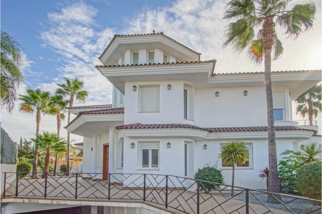 Villa in Alfaz del Pi(Arabi) te koop, woonoppervlakte 810 m², Airconditioning, grondstuk 1094 m², 5 slapkamer, 6 badkamer, Zwembad, ref.: BP-7030ALF-50