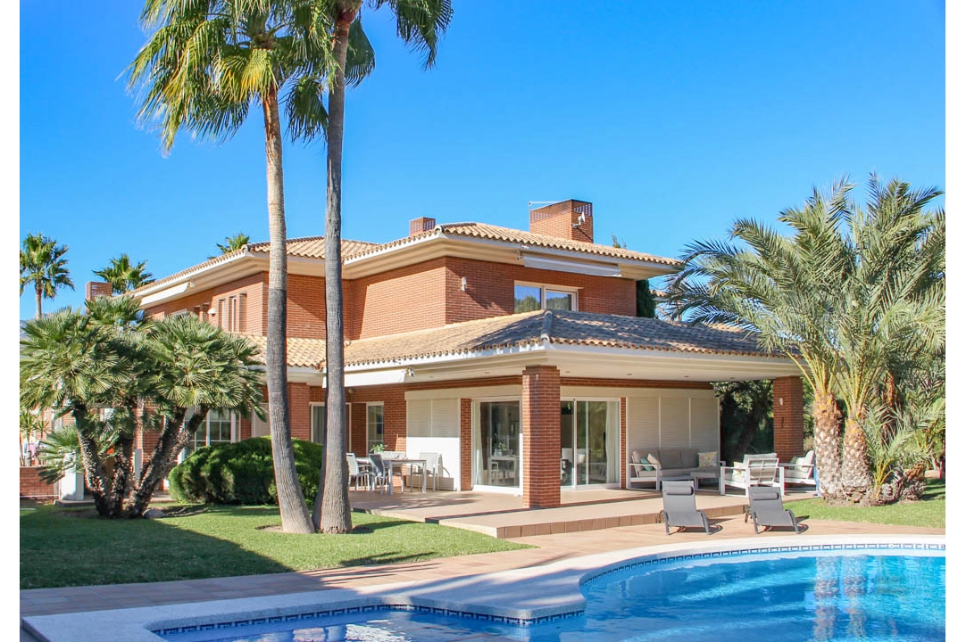 Villa in Benidorm(de Napoles) te koop, woonoppervlakte 642 m², Airconditioning, grondstuk 1853 m², 7 slapkamer, 6 badkamer, Zwembad, ref.: BP-7035BED-2