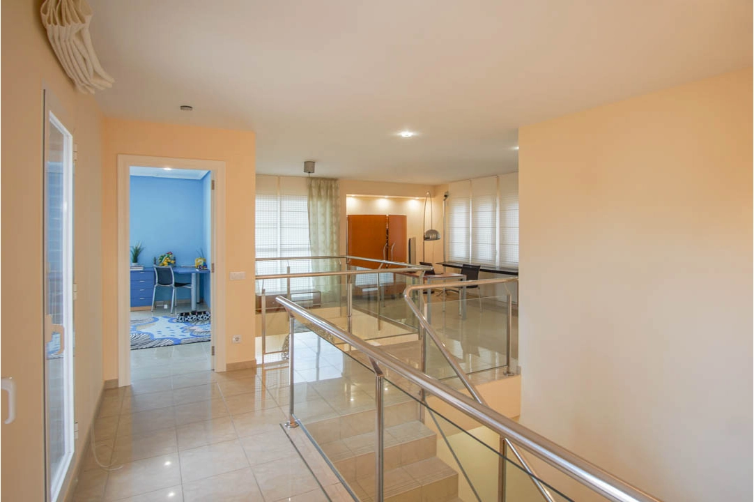 Villa in Benidorm(de Napoles) te koop, woonoppervlakte 642 m², Airconditioning, grondstuk 1853 m², 7 slapkamer, 6 badkamer, Zwembad, ref.: BP-7035BED-32