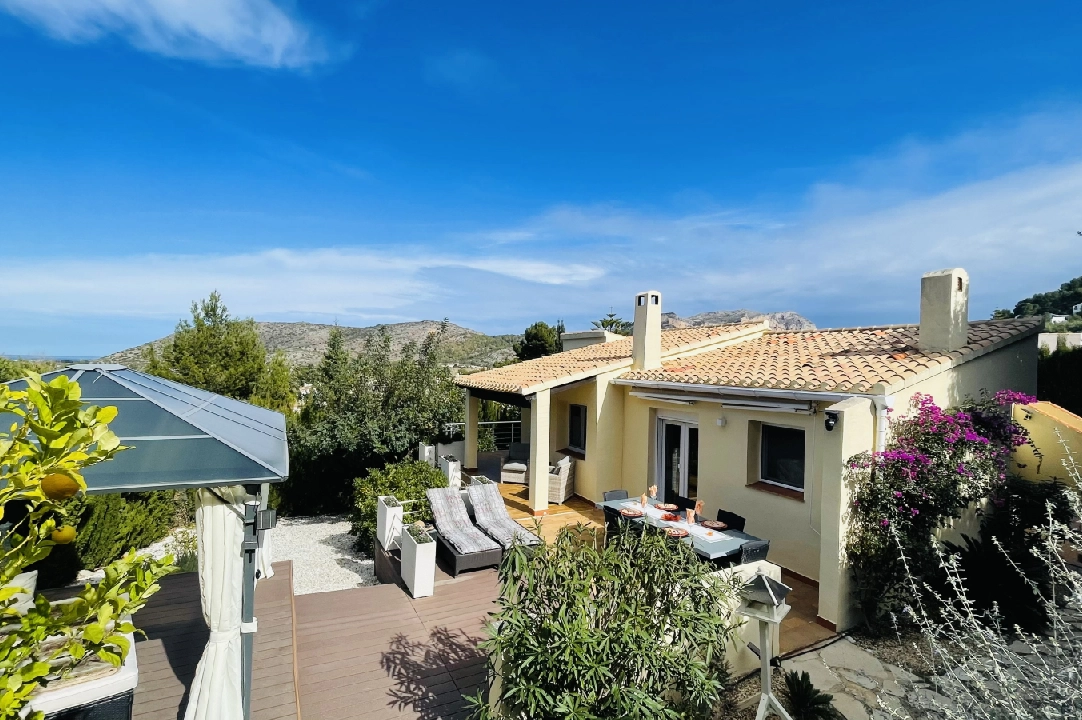 Villa in Denia-La Sella(La Sella ) voor vakantie, woonoppervlakte 111 m², Bouwjaar 1986, + Centrale verwarming, Airconditioning, grondstuk 495 m², 3 slapkamer, 2 badkamer, Zwembad, ref.: T-0424-1