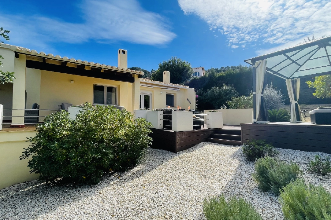 Villa in Denia-La Sella(La Sella ) voor vakantie, woonoppervlakte 111 m², Bouwjaar 1986, + Centrale verwarming, Airconditioning, grondstuk 495 m², 3 slapkamer, 2 badkamer, Zwembad, ref.: T-0424-6