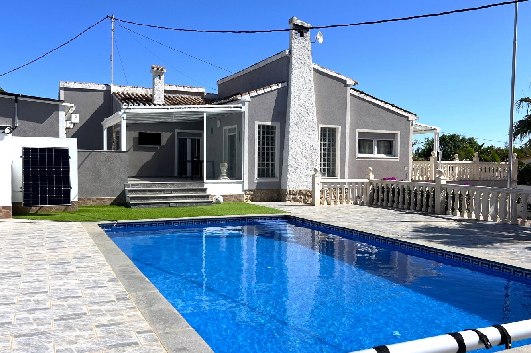 Villa in Denia voor vakantie, woonoppervlakte 166 m², Bouwjaar 1978, + Oven, Airconditioning, grondstuk 802 m², 2 slapkamer, 2 badkamer, Zwembad, ref.: T-0224-29