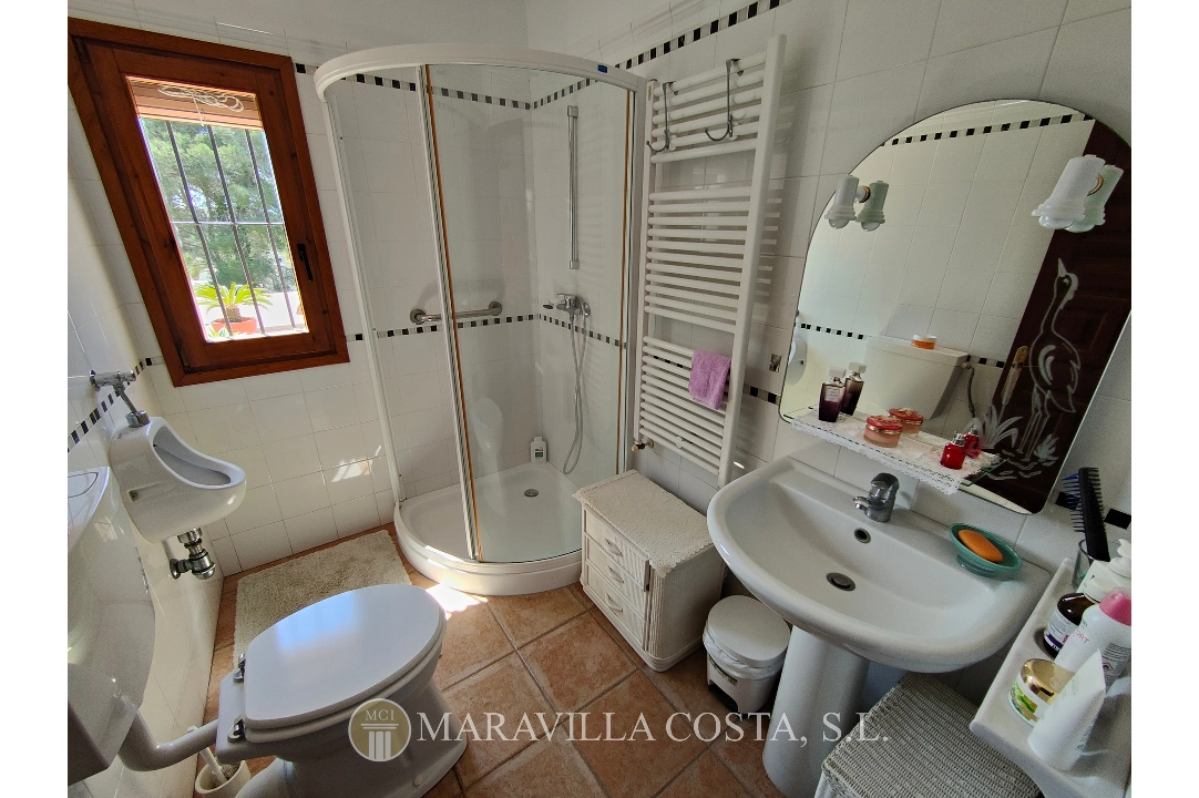 Villa in Javea(Costa Nova) te koop, woonoppervlakte 330 m², Airconditioning, grondstuk 1610 m², 5 slapkamer, 3 badkamer, Zwembad, ref.: MV-M-2500-27