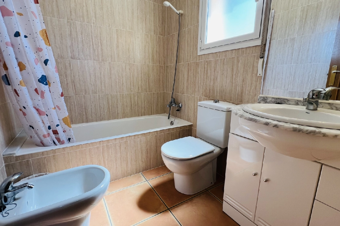 Villa in Els Poblets te koop, woonoppervlakte 178 m², Bouwjaar 2004, + Centrale verwarming, grondstuk 564 m², 4 slapkamer, 3 badkamer, Zwembad, ref.: FK-0424-13