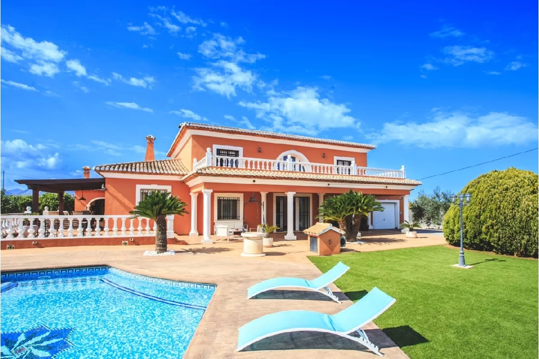 Villa in Denia(Torrecarrals) te koop, woonoppervlakte 442 m², Staat netjes, + Centrale verwarming, grondstuk 4441 m², 3 slapkamer, 4 badkamer, Zwembad, ref.: MNC-0124-1