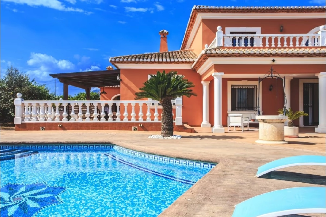 Villa in Denia(Torrecarrals) te koop, woonoppervlakte 442 m², Staat netjes, + Centrale verwarming, grondstuk 4441 m², 3 slapkamer, 4 badkamer, Zwembad, ref.: MNC-0124-2