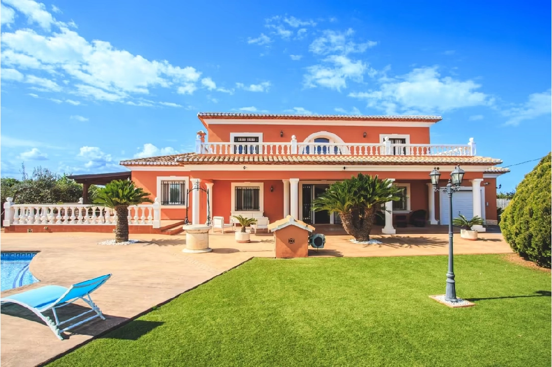 Villa in Denia(Torrecarrals) te koop, woonoppervlakte 442 m², Staat netjes, + Centrale verwarming, grondstuk 4441 m², 3 slapkamer, 4 badkamer, Zwembad, ref.: MNC-0124-4