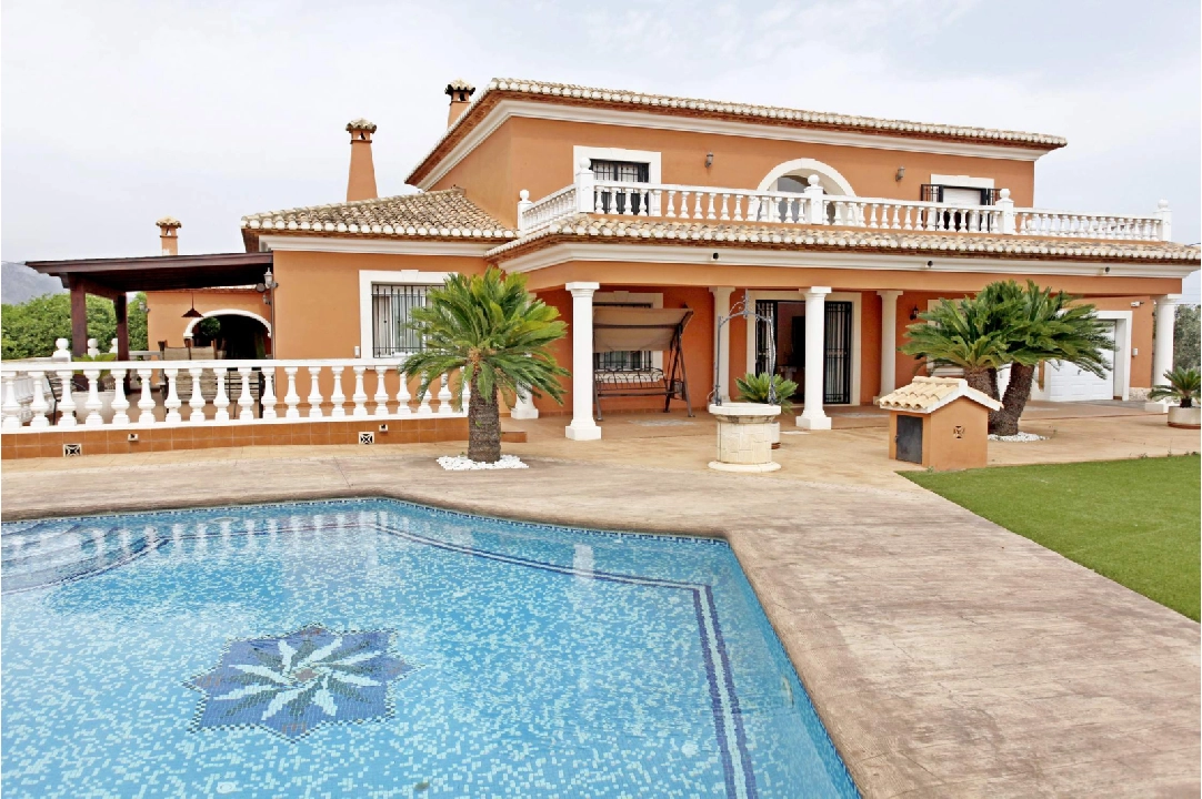 Villa in Denia(Torrecarrals) te koop, woonoppervlakte 442 m², Staat netjes, + Centrale verwarming, grondstuk 4441 m², 3 slapkamer, 4 badkamer, Zwembad, ref.: MNC-0124-45