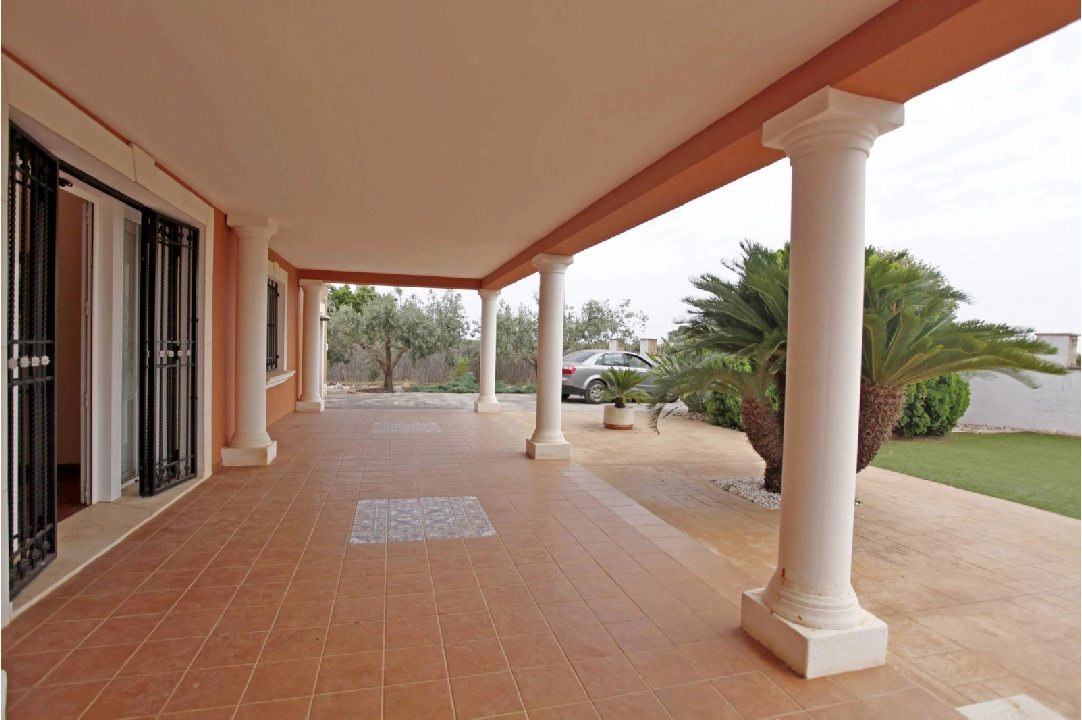 Villa in Denia(Torrecarrals) te koop, woonoppervlakte 442 m², Staat netjes, + Centrale verwarming, grondstuk 4441 m², 3 slapkamer, 4 badkamer, Zwembad, ref.: MNC-0124-46