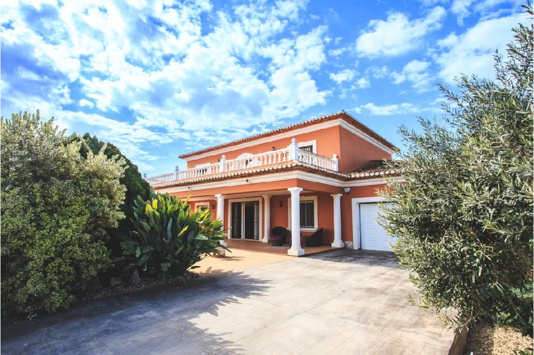 Villa in Denia(Torrecarrals) te koop, woonoppervlakte 442 m², Staat netjes, + Centrale verwarming, grondstuk 4441 m², 3 slapkamer, 4 badkamer, Zwembad, ref.: MNC-0124-5