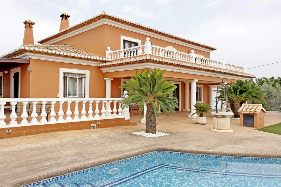 Villa in Denia(Torrecarrals) te koop, woonoppervlakte 442 m², Staat netjes, + Centrale verwarming, grondstuk 4441 m², 3 slapkamer, 4 badkamer, Zwembad, ref.: MNC-0124-50