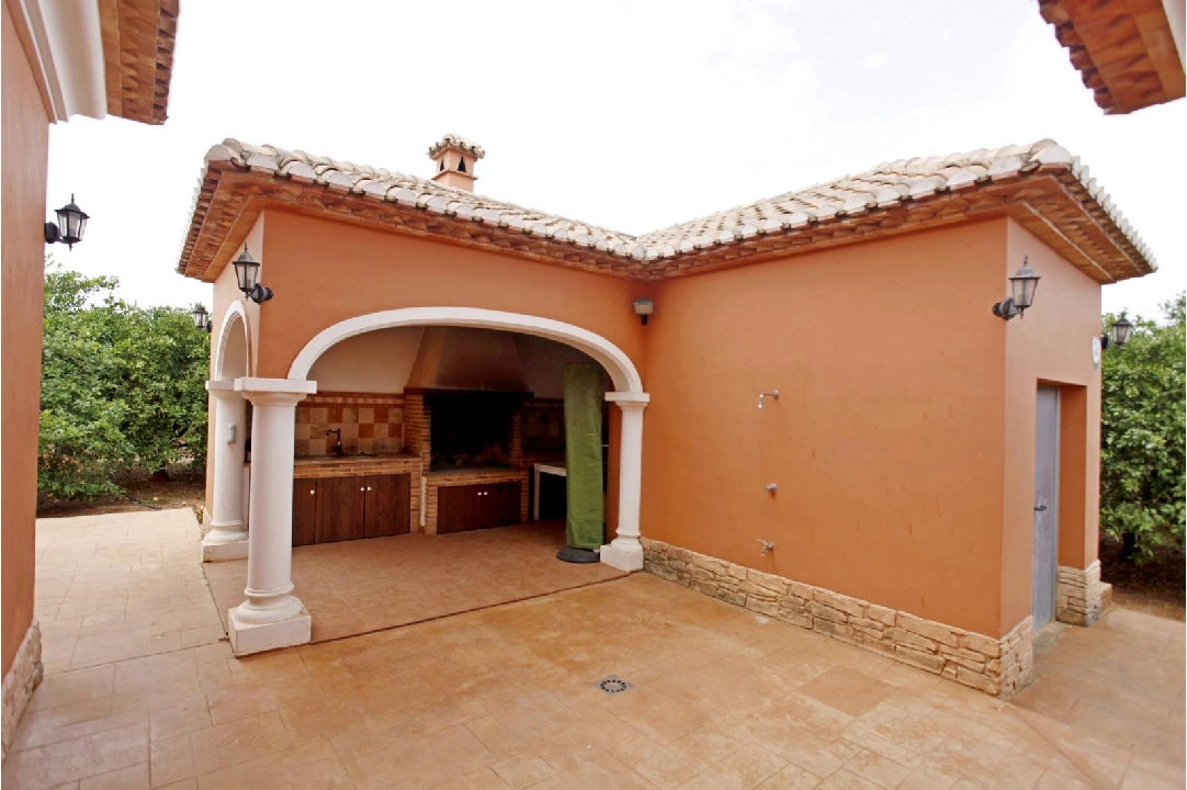 Villa in Denia(Torrecarrals) te koop, woonoppervlakte 442 m², Staat netjes, + Centrale verwarming, grondstuk 4441 m², 3 slapkamer, 4 badkamer, Zwembad, ref.: MNC-0124-53