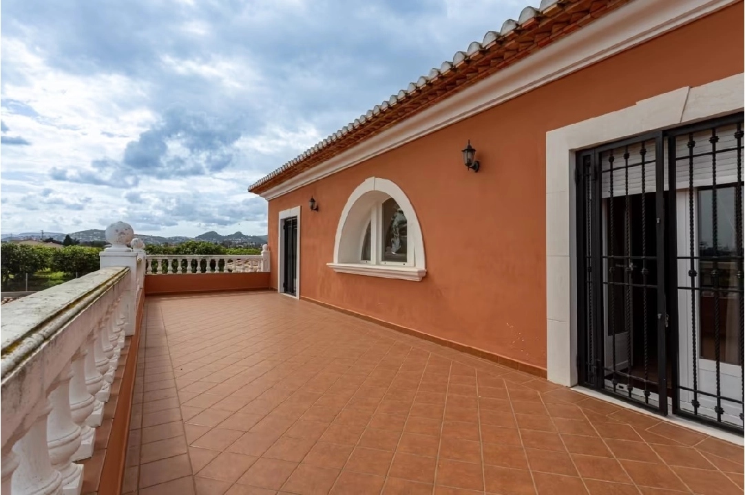 Villa in Denia(Torrecarrals) te koop, woonoppervlakte 442 m², Staat netjes, + Centrale verwarming, grondstuk 4441 m², 3 slapkamer, 4 badkamer, Zwembad, ref.: MNC-0124-56