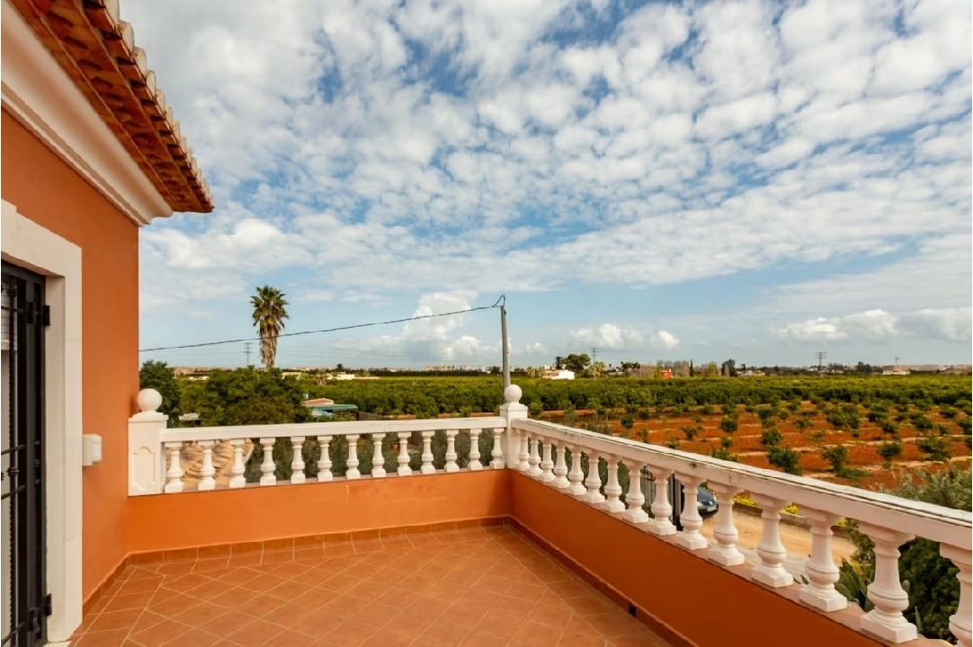 Villa in Denia(Torrecarrals) te koop, woonoppervlakte 442 m², Staat netjes, + Centrale verwarming, grondstuk 4441 m², 3 slapkamer, 4 badkamer, Zwembad, ref.: MNC-0124-57