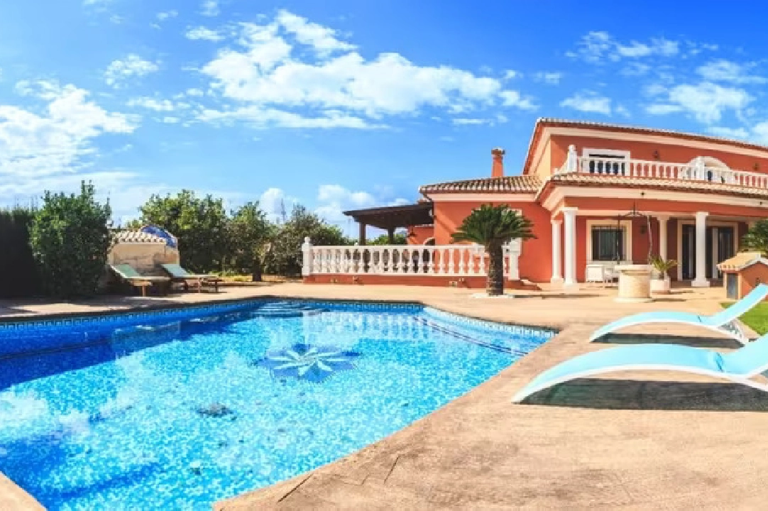 Villa in Denia(Torrecarrals) te koop, woonoppervlakte 442 m², Staat netjes, + Centrale verwarming, grondstuk 4441 m², 3 slapkamer, 4 badkamer, Zwembad, ref.: MNC-0124-6