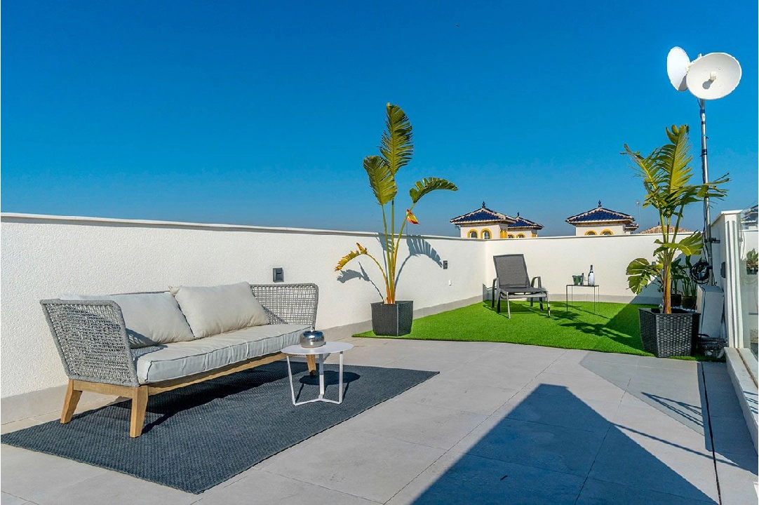 Villa in La Marina te koop, woonoppervlakte 235 m², Staat Eerste bewoning, Airconditioning, grondstuk 272 m², 3 slapkamer, 3 badkamer, Zwembad, ref.: HA-MAN-246-E01-21