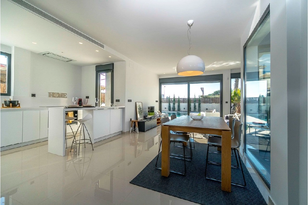 Villa in La Marina te koop, woonoppervlakte 235 m², Staat Eerste bewoning, Airconditioning, grondstuk 272 m², 3 slapkamer, 3 badkamer, Zwembad, ref.: HA-MAN-246-E01-5