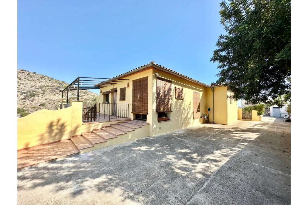 Villa in Pego te koop, woonoppervlakte 201 m², Bouwjaar 2006, + KLIMA, Airconditioning, grondstuk 3808 m², 4 slapkamer, 4 badkamer, Zwembad, ref.: O-V89914-8