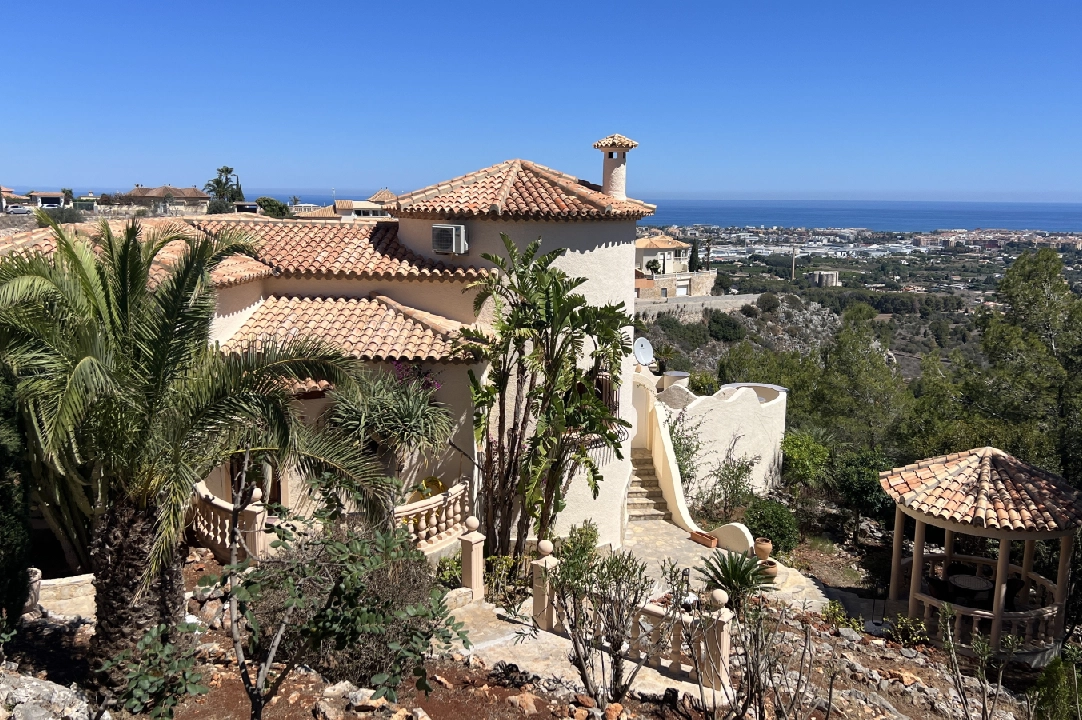 Villa in Denia(Marquesa V) voor vakantie, woonoppervlakte 216 m², Bouwjaar 1995, Staat Gedeeltelijk volledig geregeenveerd, + KLIMA, Airconditioning, grondstuk 1 m², 3 slapkamer, 2 badkamer, Zwembad, ref.: T-1323-19