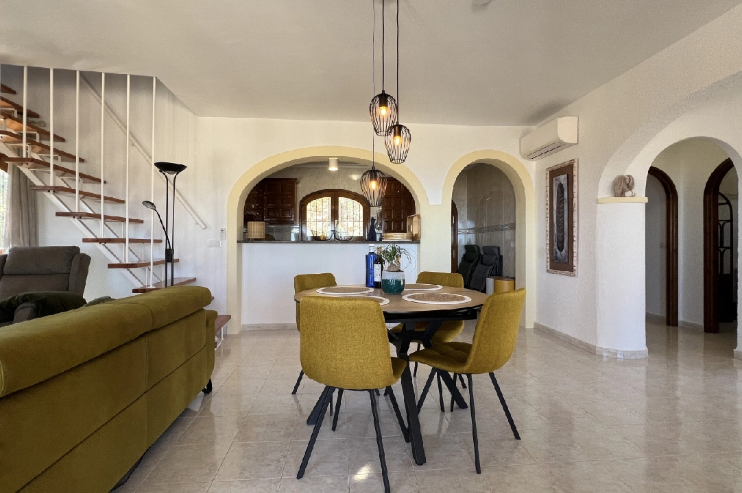 Villa in Denia(Marquesa V) voor vakantie, woonoppervlakte 216 m², Bouwjaar 1995, Staat Gedeeltelijk volledig geregeenveerd, + KLIMA, Airconditioning, grondstuk 1 m², 3 slapkamer, 2 badkamer, Zwembad, ref.: T-1323-6