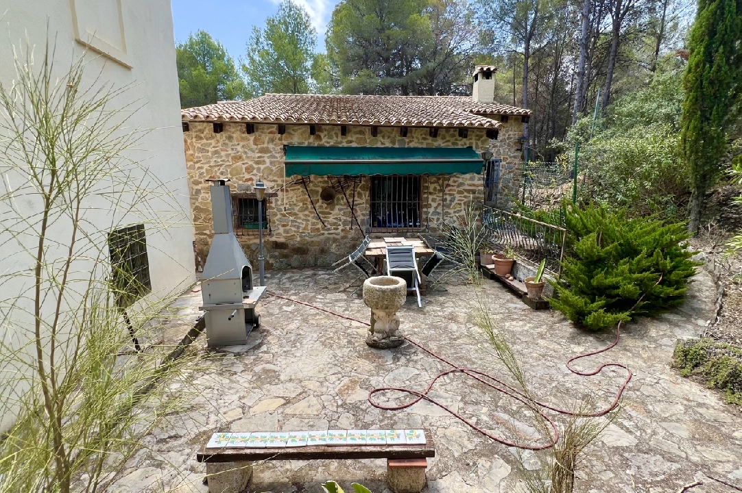 Villa in Denia-La Sella te koop, woonoppervlakte 250 m², Bouwjaar 1997, Staat netjes, + Centrale verwarming, Airconditioning, grondstuk 6652 m², 4 slapkamer, 3 badkamer, Zwembad, ref.: FK-0724-22