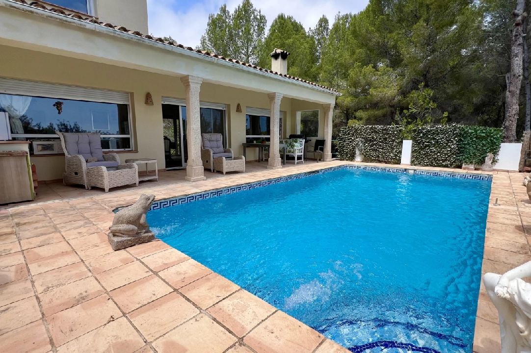 Villa in Denia-La Sella te koop, woonoppervlakte 250 m², Bouwjaar 1997, Staat netjes, + Centrale verwarming, Airconditioning, grondstuk 6652 m², 4 slapkamer, 3 badkamer, Zwembad, ref.: FK-0724-3