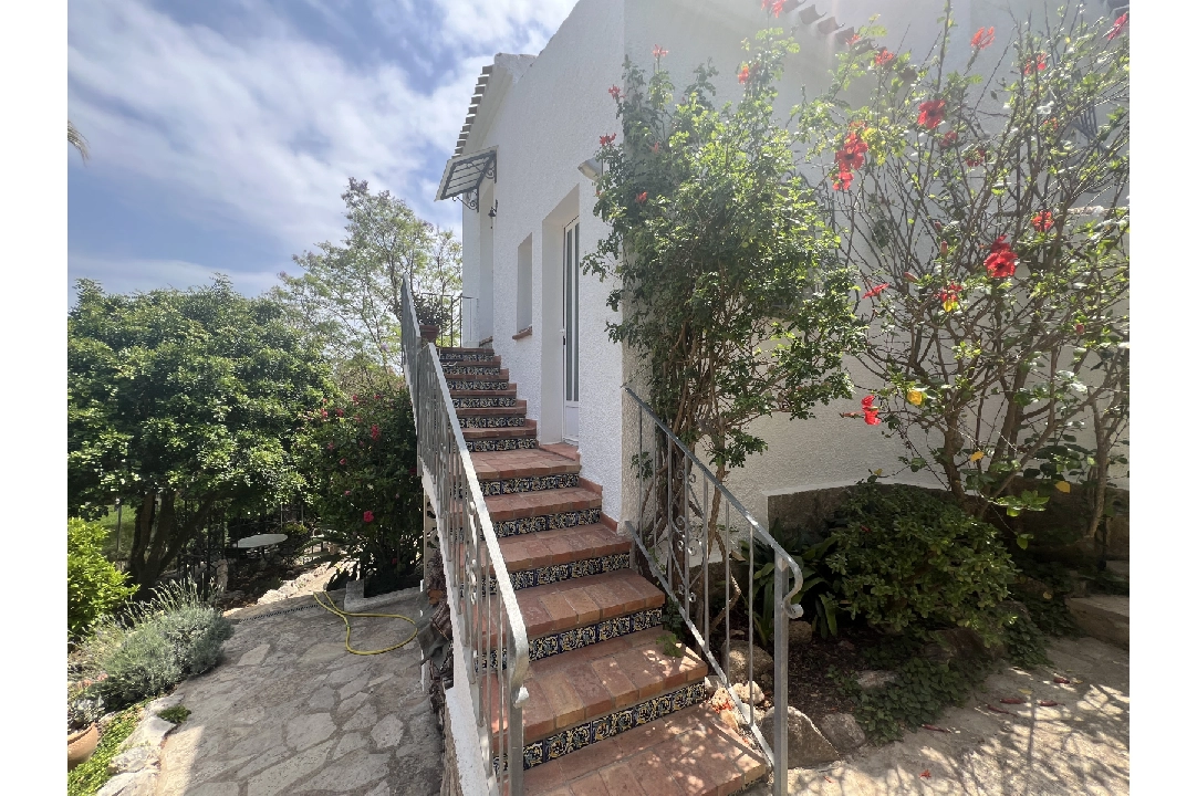 Villa in Javea(Costa Nova ) te koop, woonoppervlakte 178 m², Bouwjaar 1976, + Centrale verwarming, Airconditioning, grondstuk 870 m², 3 slapkamer, 3 badkamer, Zwembad, ref.: JS-1124-19