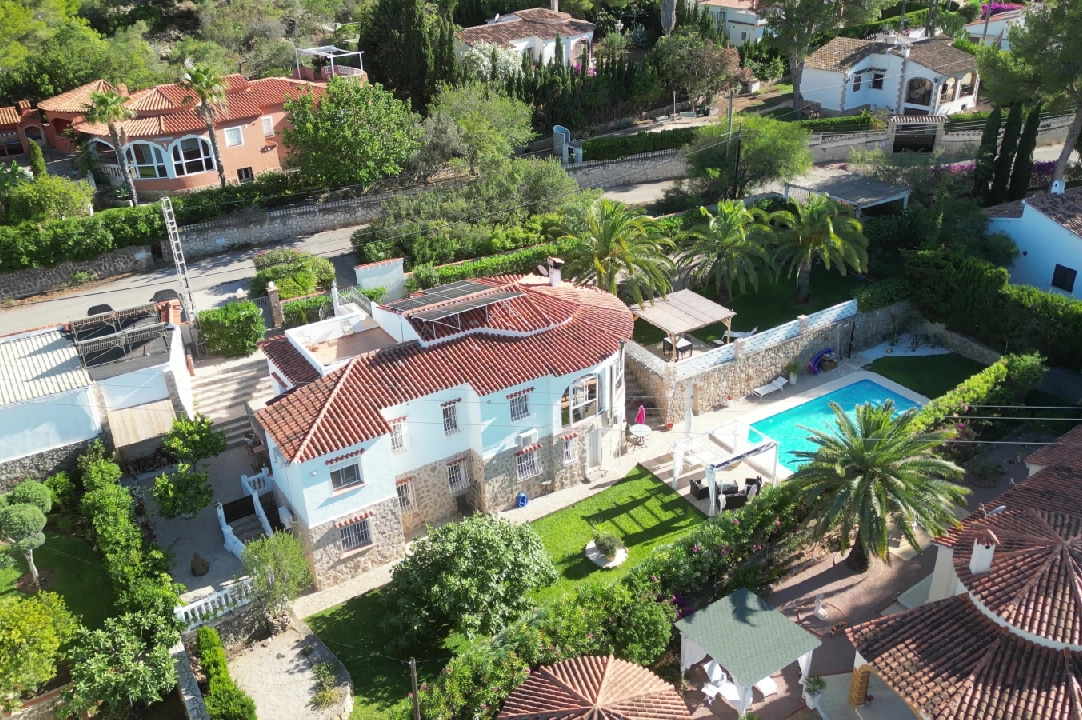 Villa in Denia te koop, woonoppervlakte 185 m², Bouwjaar 1979, Staat netjes, + Centrale verwarming, Airconditioning, grondstuk 946 m², 3 slapkamer, 3 badkamer, Zwembad, ref.: FK-0924-1