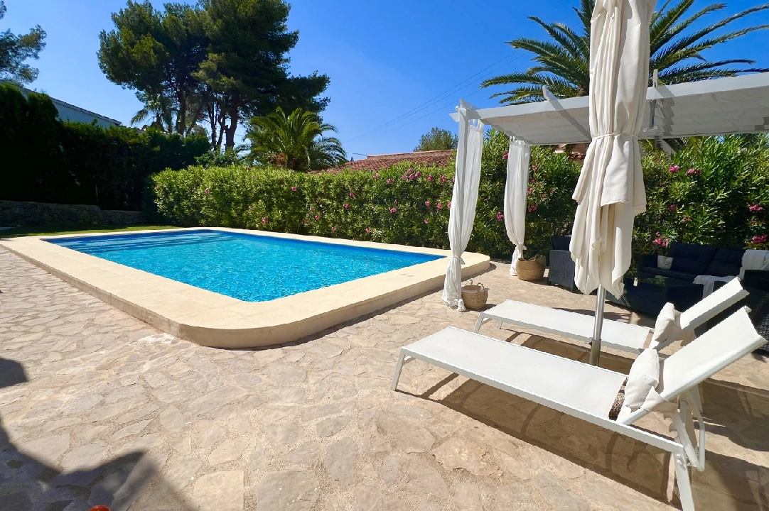 Villa in Denia te koop, woonoppervlakte 185 m², Bouwjaar 1979, Staat netjes, + Centrale verwarming, Airconditioning, grondstuk 946 m², 3 slapkamer, 3 badkamer, Zwembad, ref.: FK-0924-15